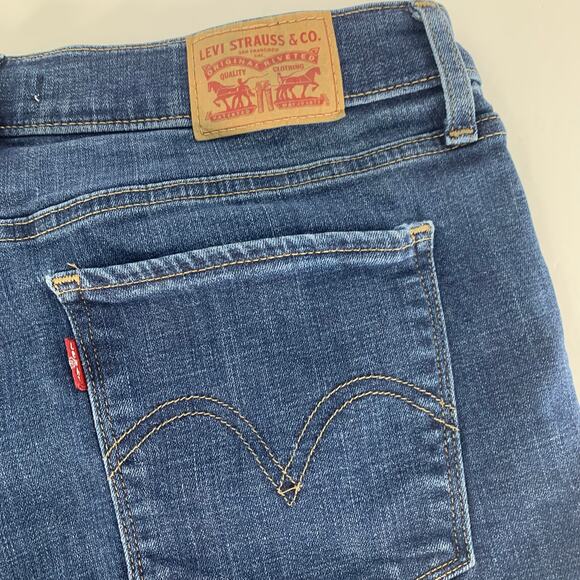 Levi's Women's Classic Straight Leg Jeans Size 12M - Picture 2 of 16